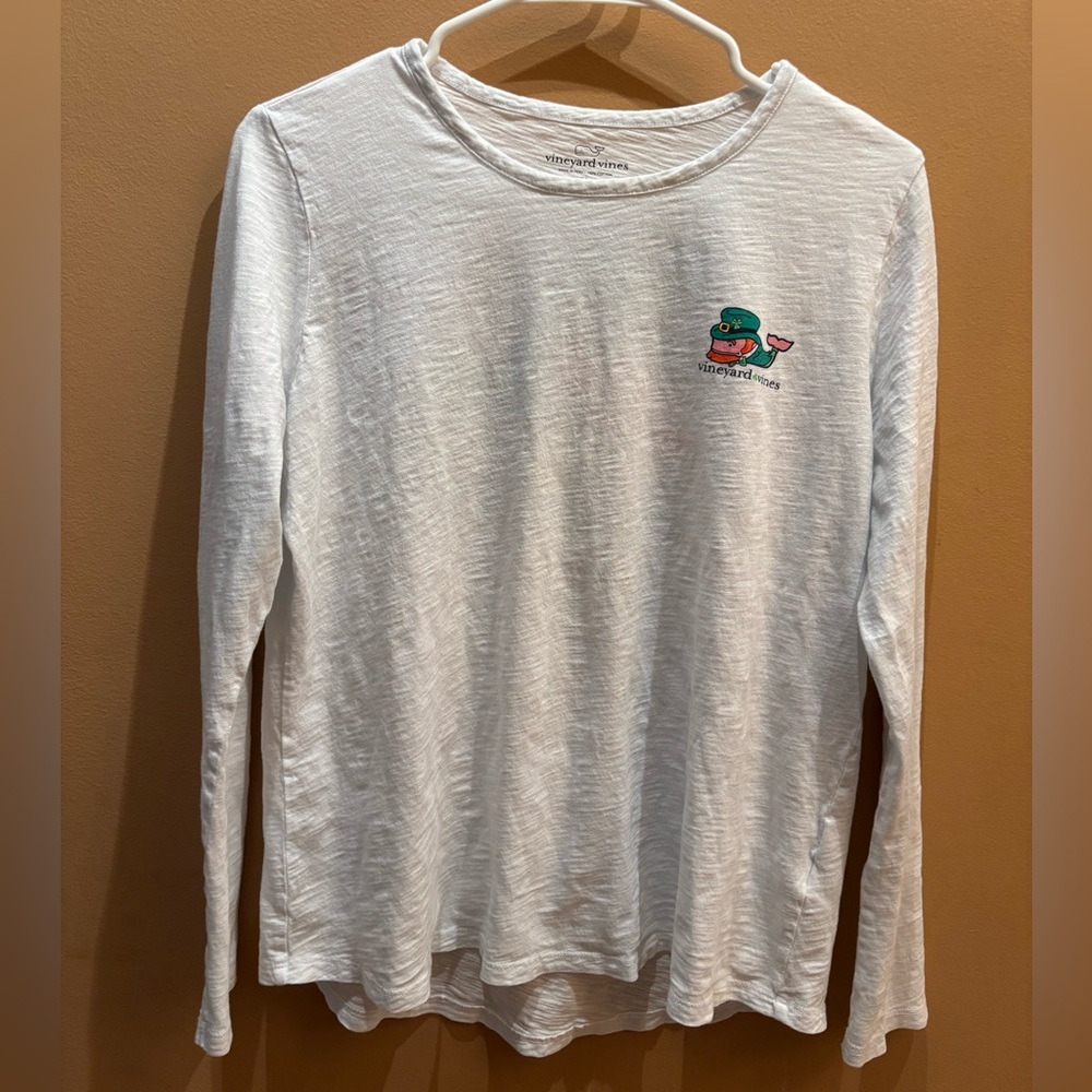 Vineyard Vines St Patrick’s Day long-sleeve tee Size Medium 100% Cotton